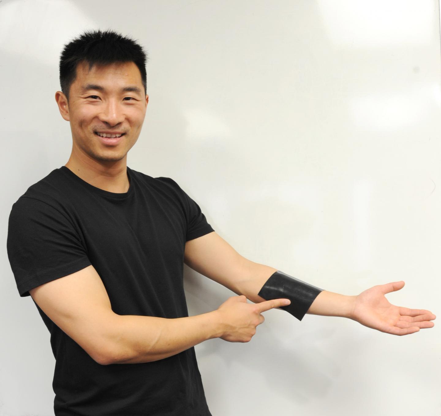 Daniel Xu with 2D sensor. (Image Credit: (c) Andreas Tairych, CC BY SA)