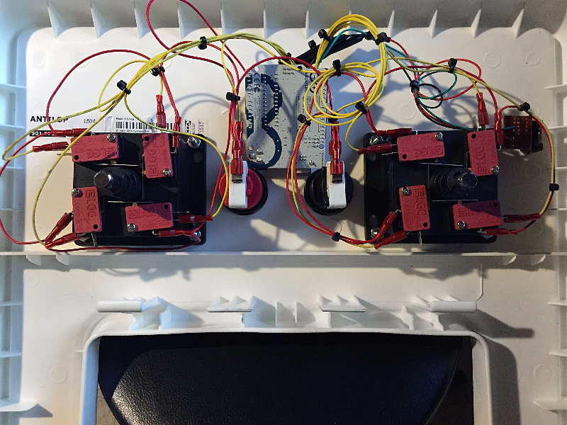 The undercarriage including electronics. (Image Credit: Phil Tucker)