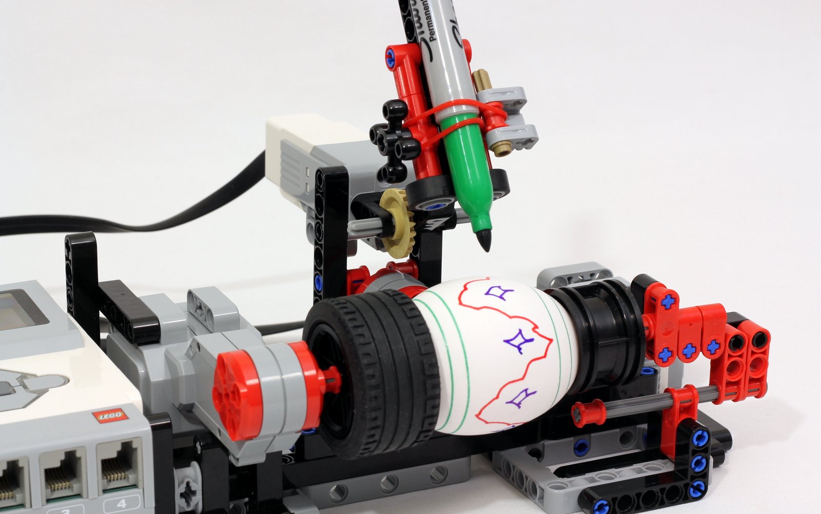 EV Eggbot created by Jason Allemann. (Image Credit: JK Brickworks)