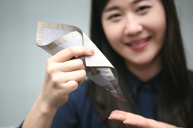 LG Innotek introduces flexible textile pressure sensor. (Image via LG Innotek)