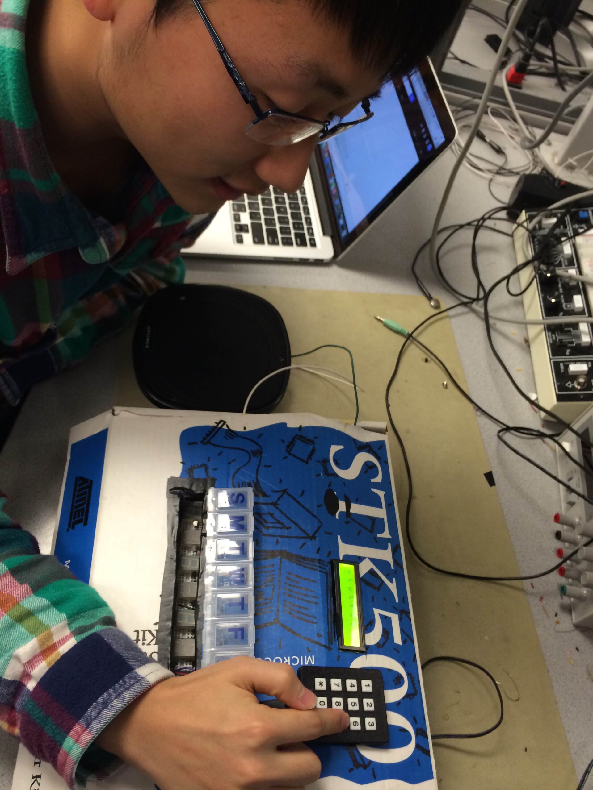 Cornell students create smart medicine dispenser.